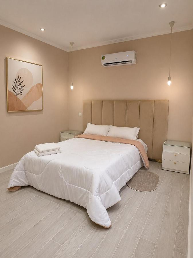 Price and quality, new apartment in the city center - B&B Luanda