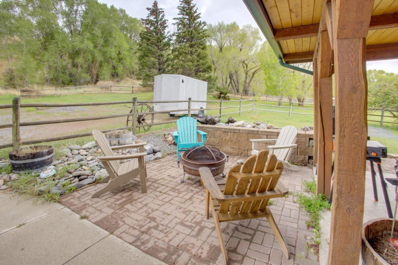 Mountain Views + BBQs: Updated Cody Cabin - Bed and Breakfast Cody