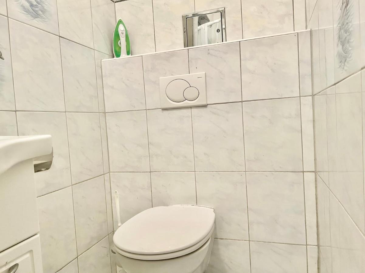 Stylish Apartment with Parking near Center - Ferienwohnung Wien