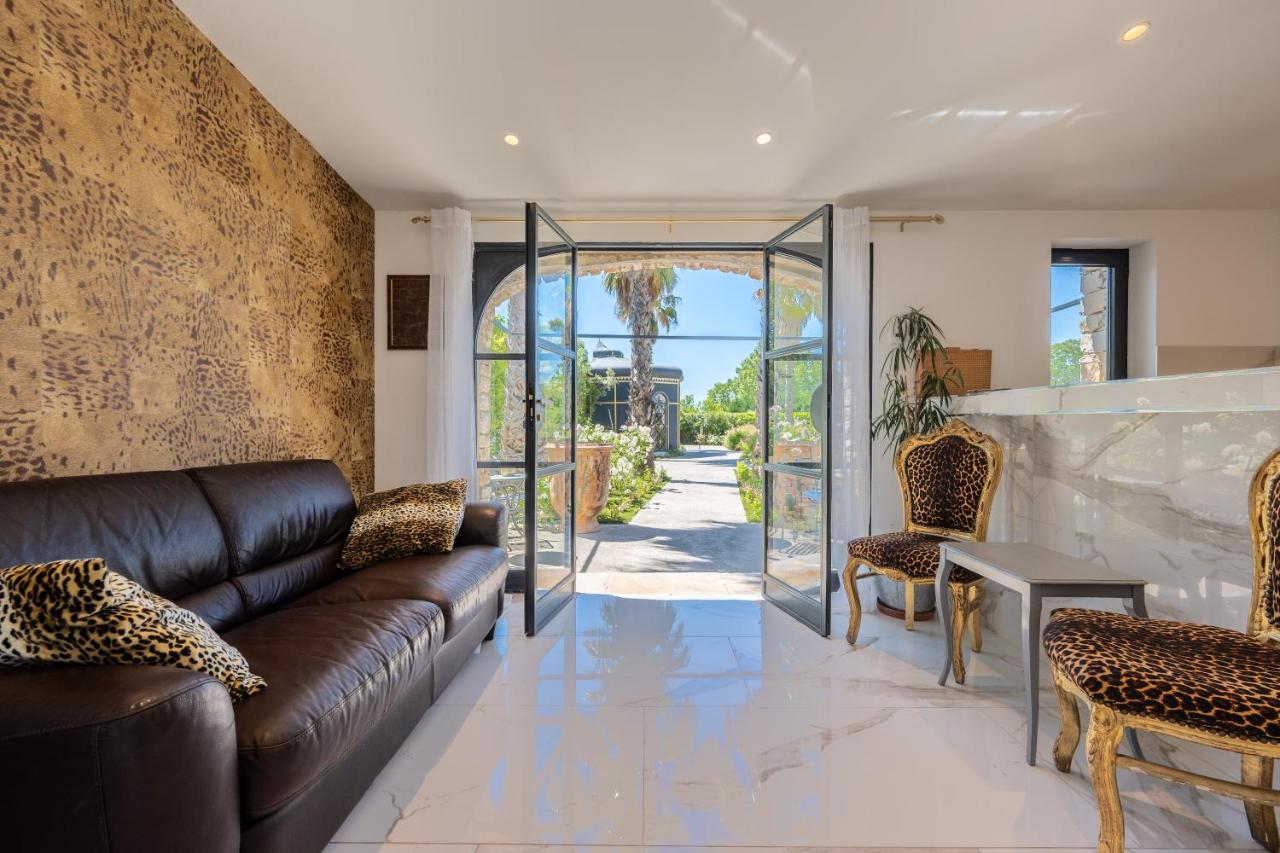 Villa con 2 Camere da Letto