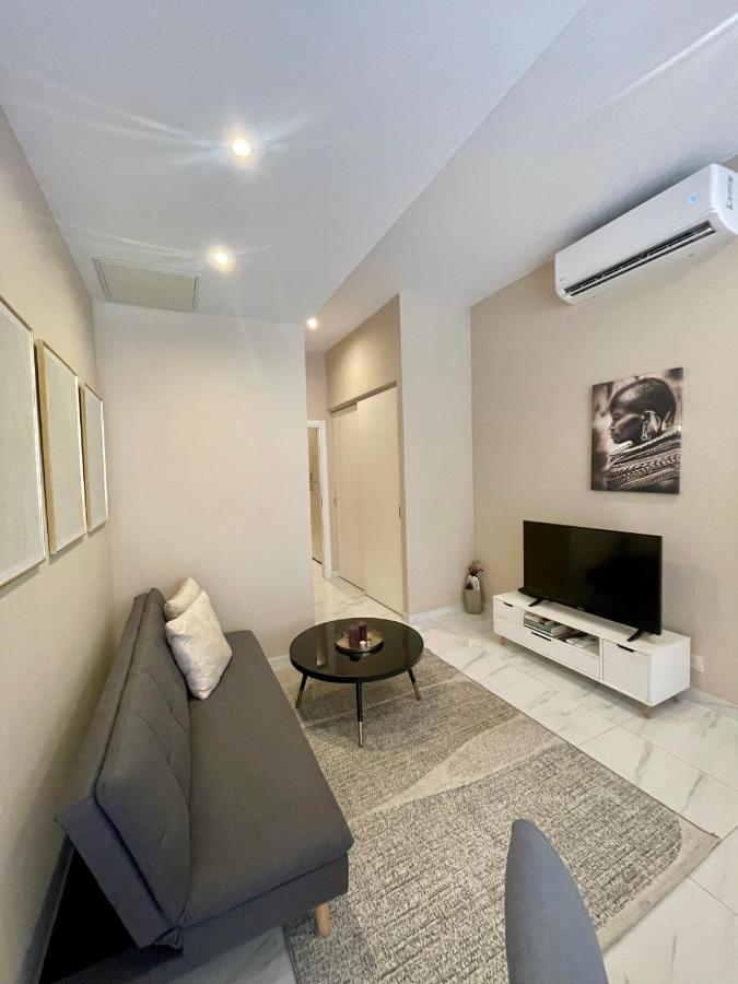 4 bedroom apartment near Sliema seafront - Bed and Breakfast Sliema