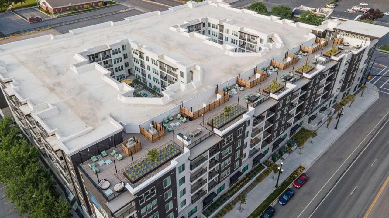 Upscale Condo at the Center of It All - B&B Salt Lake City