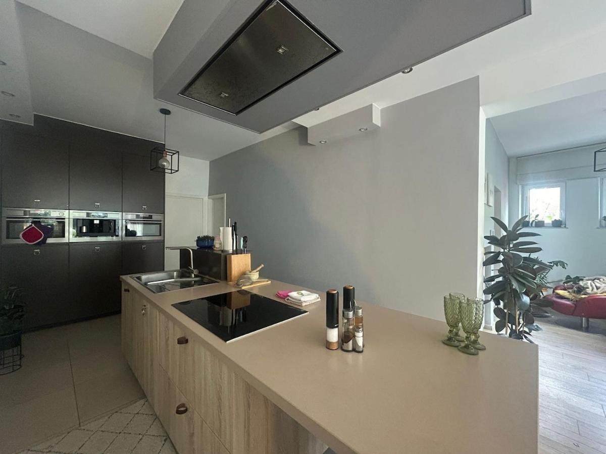 Spacious Family Home For 6 To 8 Guests With 3 Bedrooms And 2 Bathrooms Between Brussels City Center And Brussels Airport - Chambres d'hôtes Bruxelles