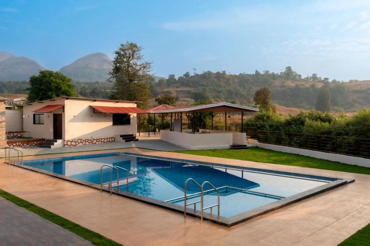 Mango Serene by Roamigo - Chambres d'hôtes Karjat