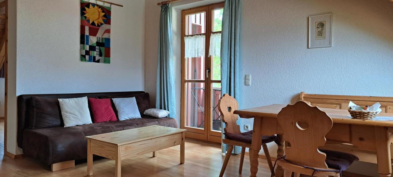 Apartamento de 2 dormitorios con balcón
