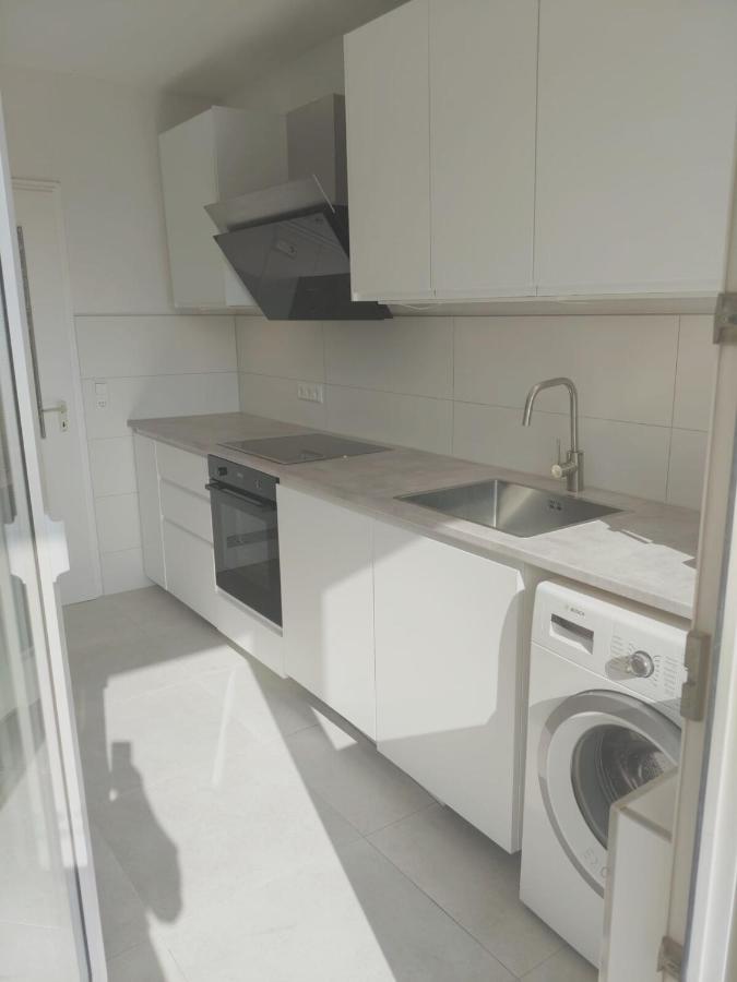 3-room apartment with 2 balconies - Chambres d'hôtes Karlsruhe
