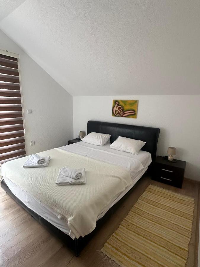 Apartmani Ksenija - B&B Teodo