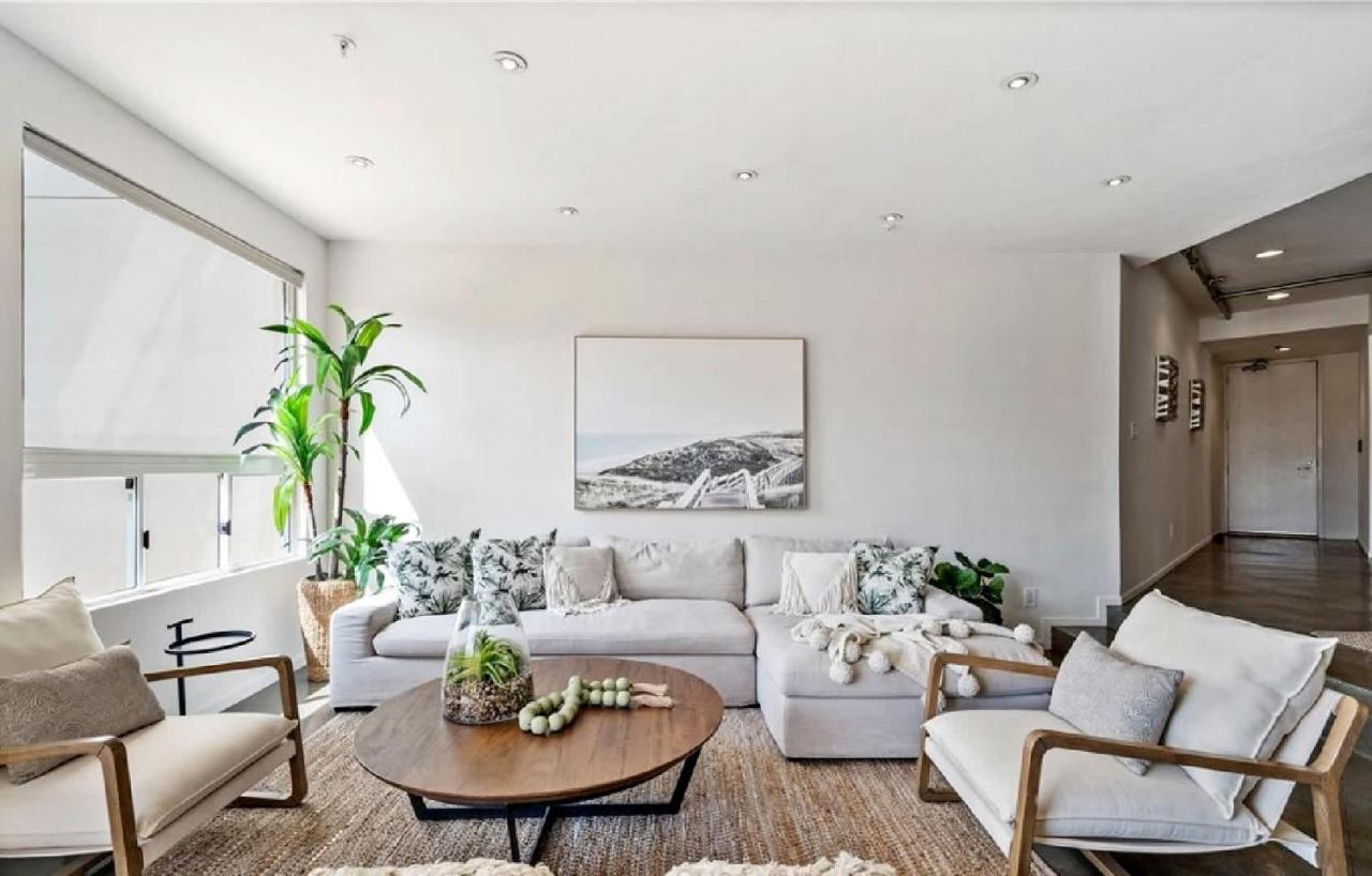 Two Bedroom Coastal Retreat with Modern Interiors - B&B Los Angeles