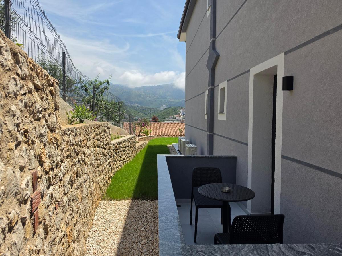 Apelistra Rooms - B&B Himarë