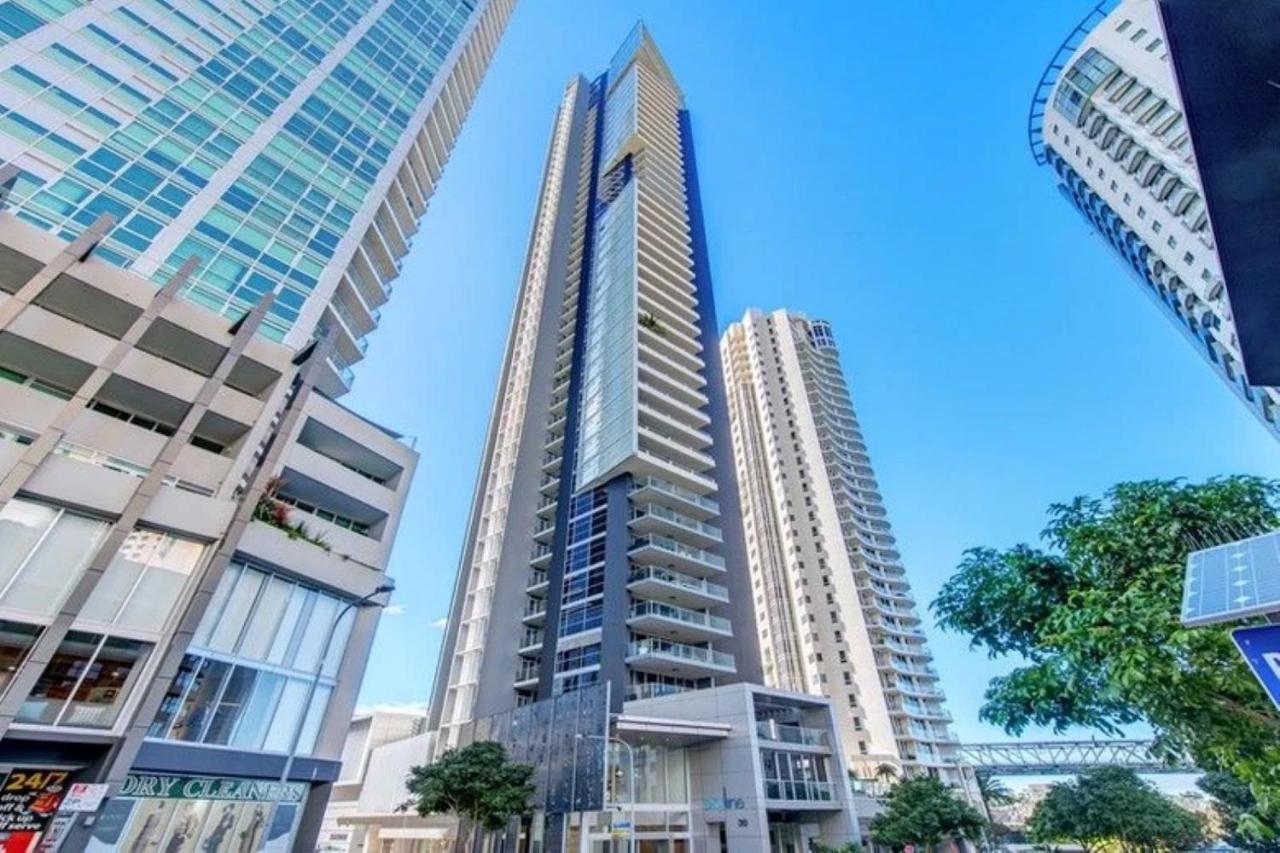 Tropical City Escape-Balcony with Deluxe River & Story Bridge Views-Free Parking - B&B Brisbane