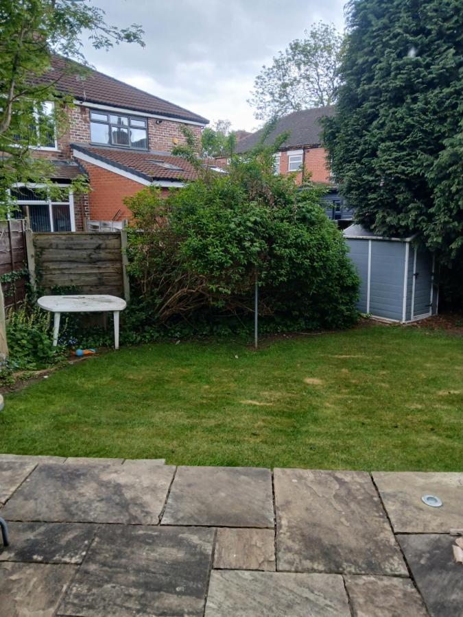 7 Lomond Avenue - Bed and Breakfast Manchester