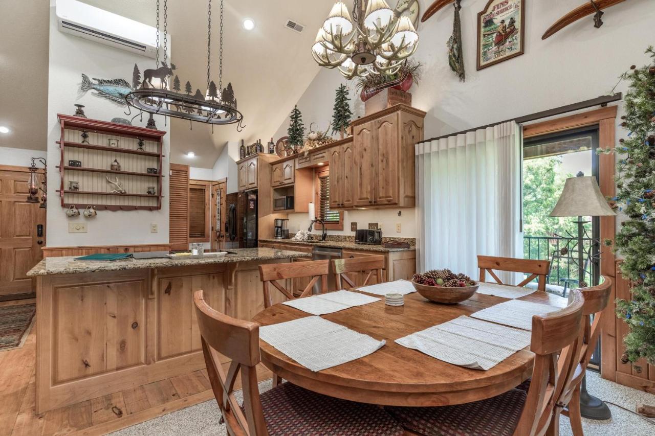 2BR+Loft Village At Indian Point 1809 near SDC- Free Tickets Daily up to $500 - Chambres d'hôtes Branson