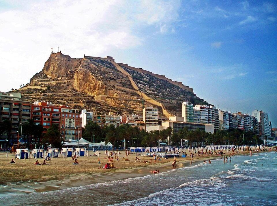 Ca Ruth II, Centro Histórico, frente a la playa de Alicante - B&B Alicante