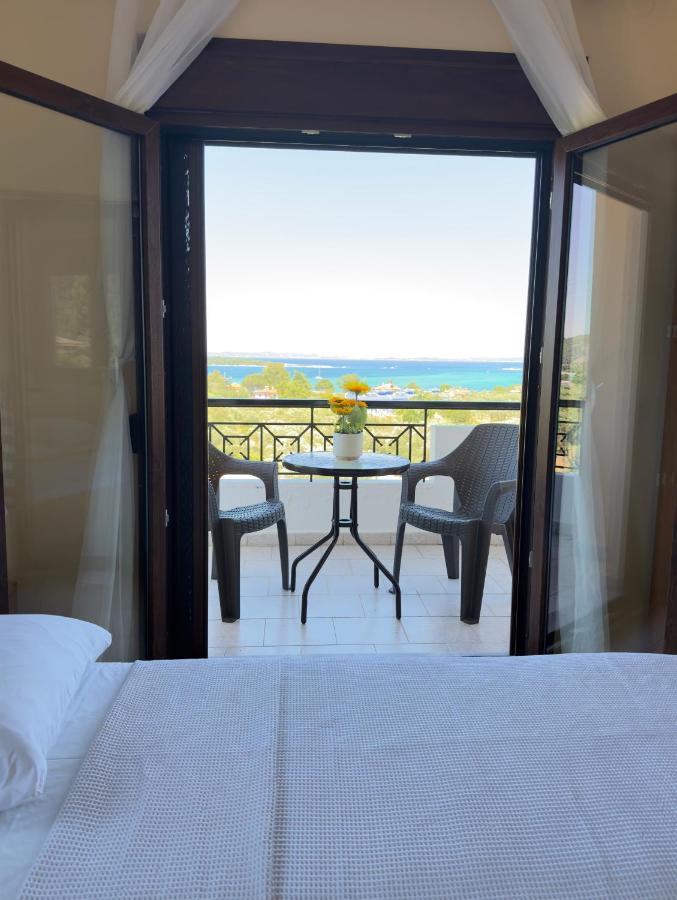 BALCONAKI APARTMENTS IN VOURVOUROU - Bed and Breakfast Vourvourou