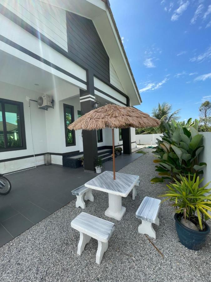 Rihays Palace Homestay Ketereh - B&B Ketereh