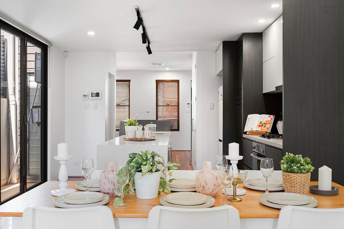 Newtown Family Stay 6 Beds Ducted Aircon - B&B Sídney