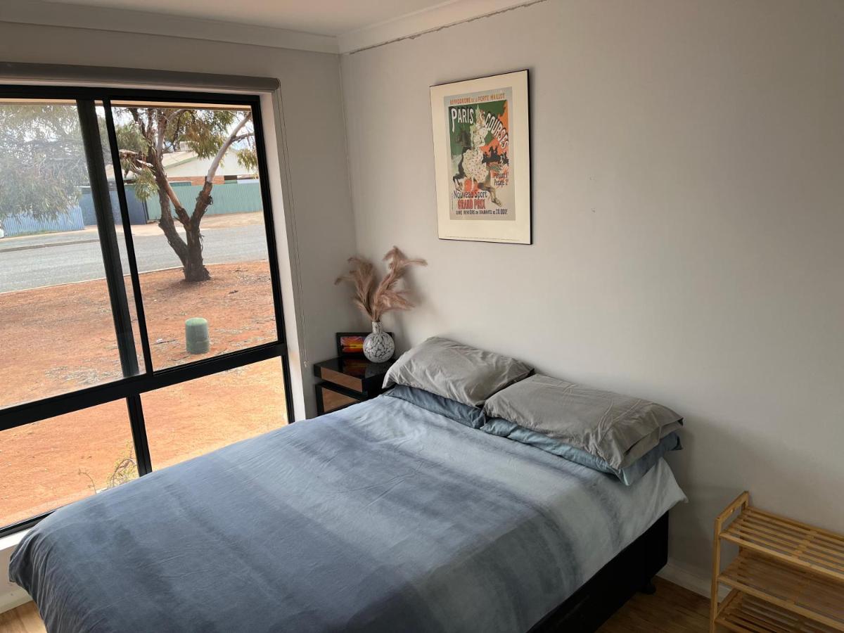 Private Room Kalgoorlie - Bed and Breakfast Williamstown