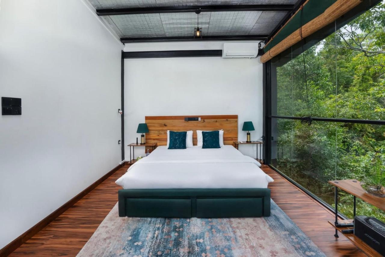 King Room with Mountain View