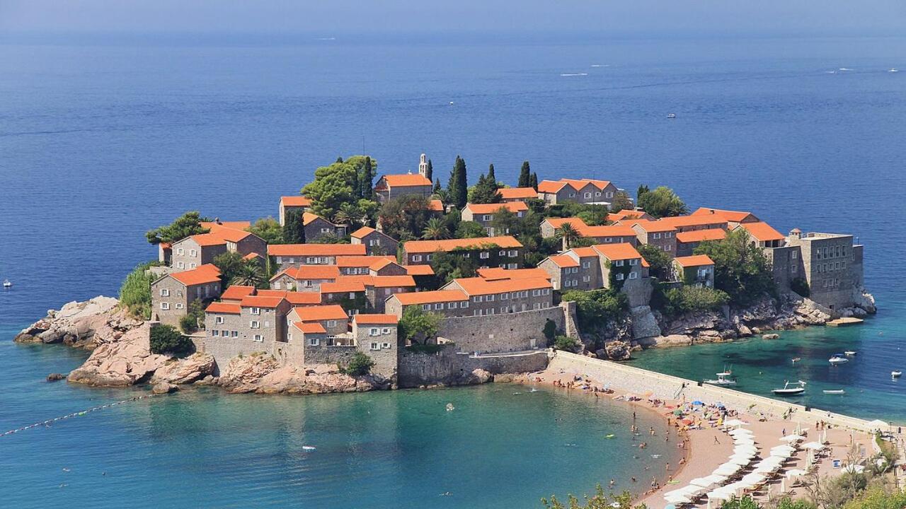 Saint Stefan Escape - Bed and Breakfast Sveti Stefan