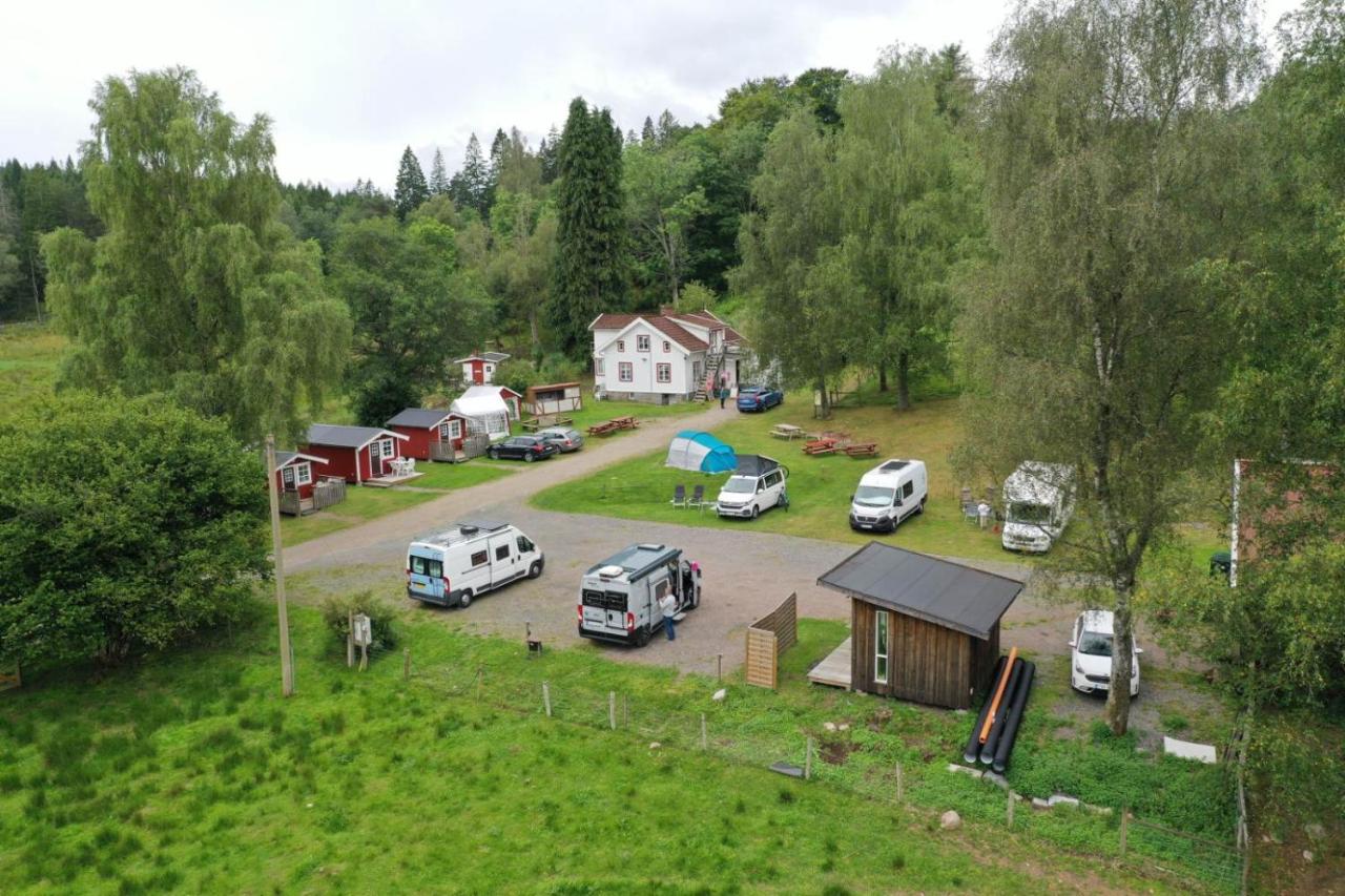 Björsjöås Vildmark - Rooms and small camping cabin close to nature - Chambres d'hôtes Olofstorp