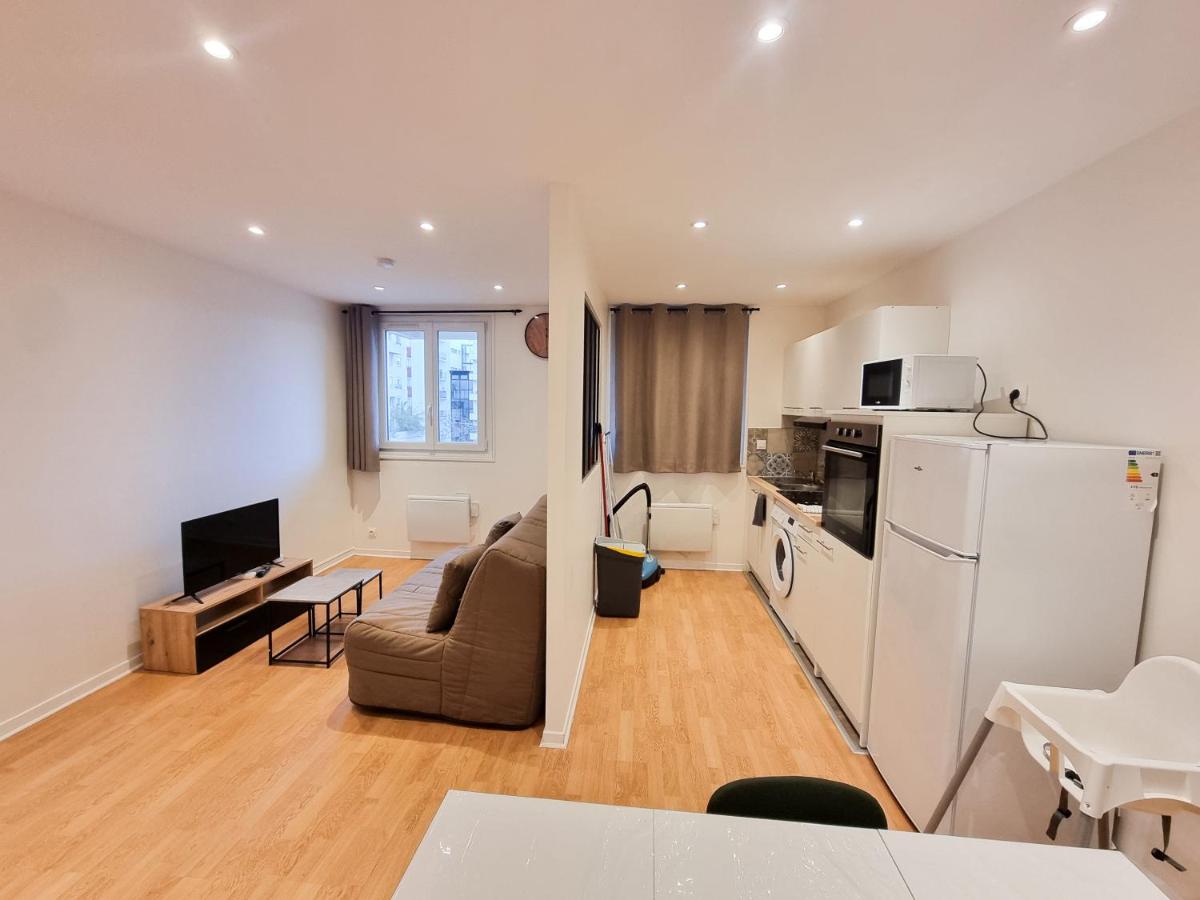 ExigeHome - Appartement en plein centre-ville - Chambres d'hôtes Montigny-le-Bretonneux
