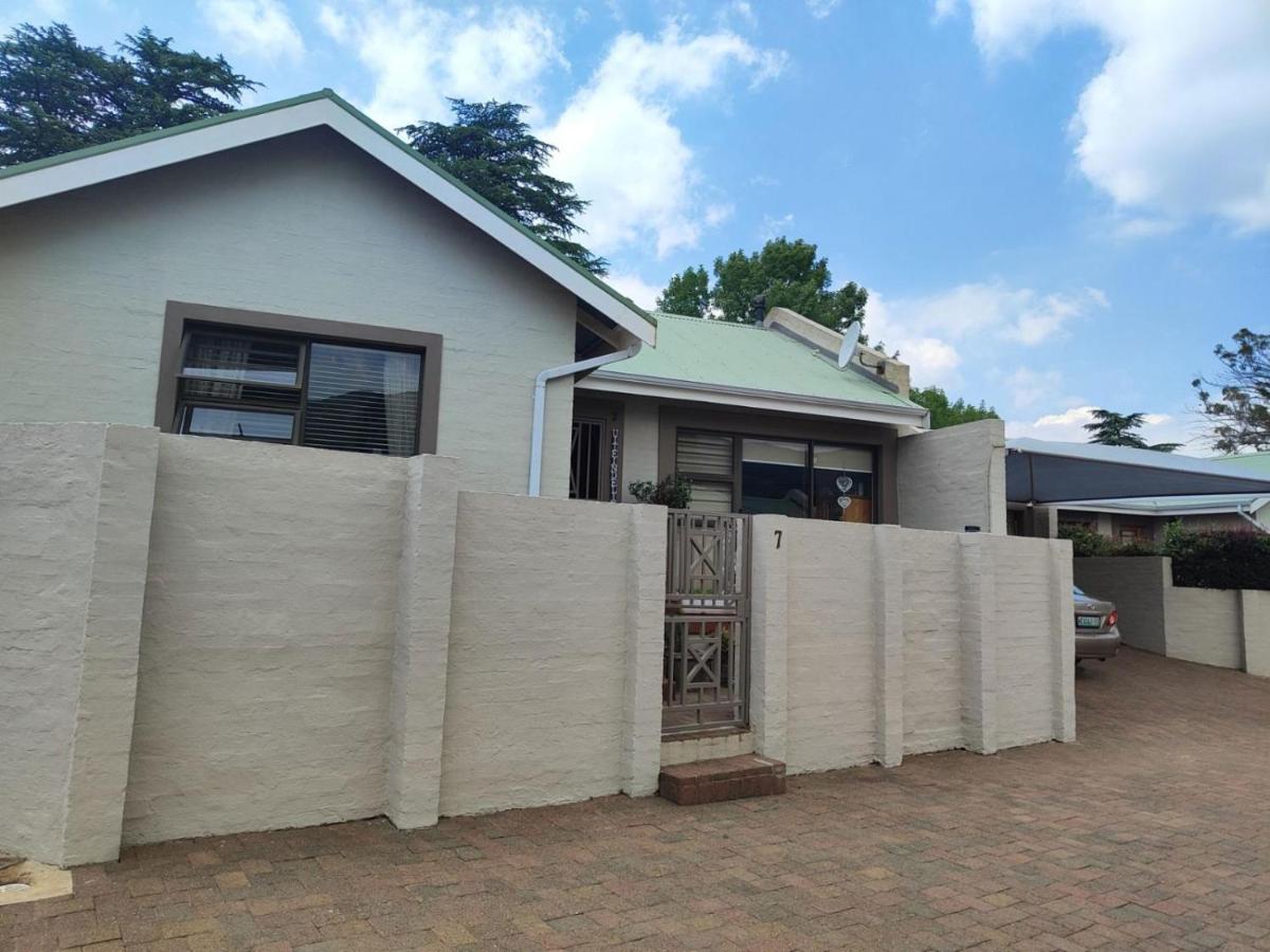 The Mews 7 - Ferienwohnung Clarens