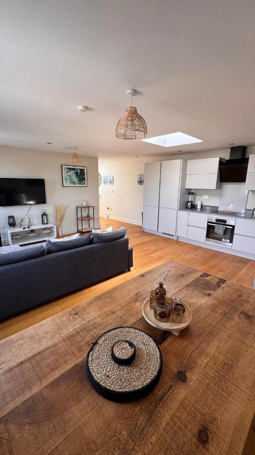 Stylish 1BR Flat Close to Canary Wharf - Ferienwohnung London