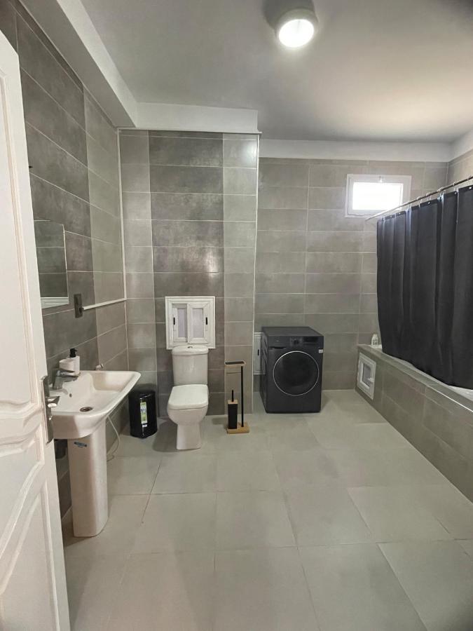 Cozy and modern apartment 20 minutes from the city-center - B&B Constantina
