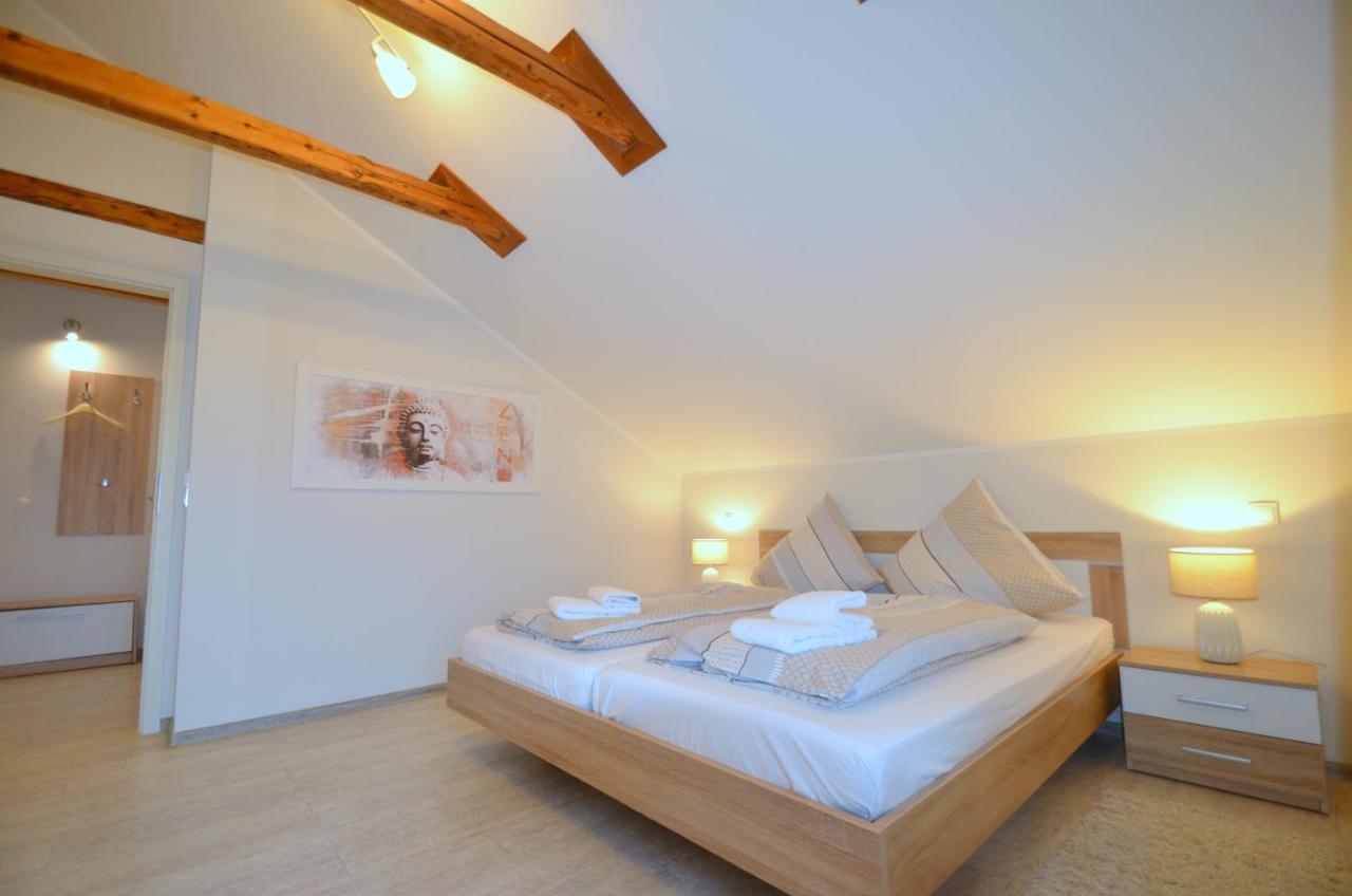 Gästehaus am Kanal - Ferien und Serviced-Appartements Rendsburg - B&B Rendsburg