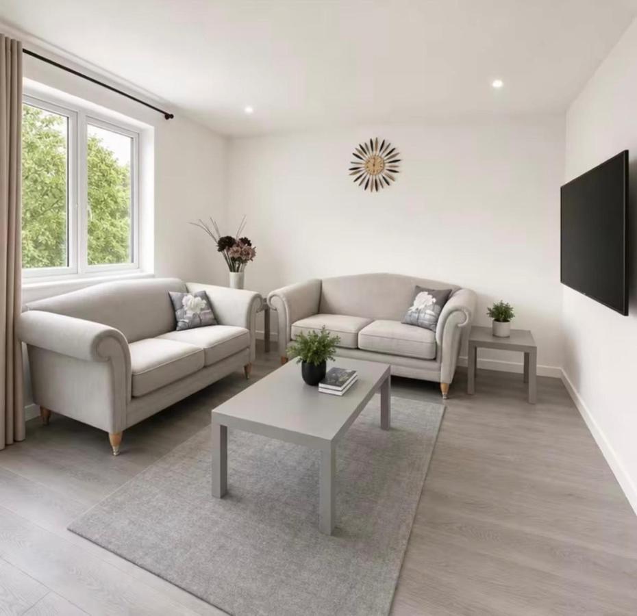 Convenient Modern Lrg 2 Bedroom w WiFi and Parking - Chambres d'hôtes Preston