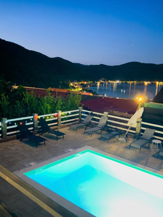 Casa Corina Dubova - B&B Dubova