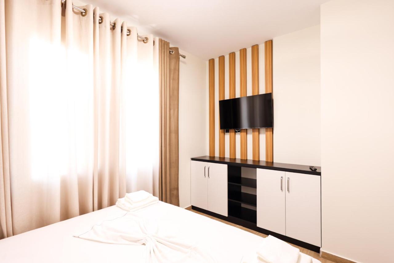 Seabreeze Apartments - B&B Durrës