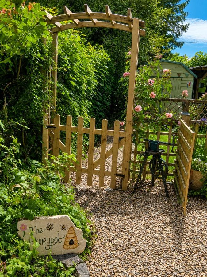 The Honeypot Shepherds Hut - Ferienwohnung Ross on Wye