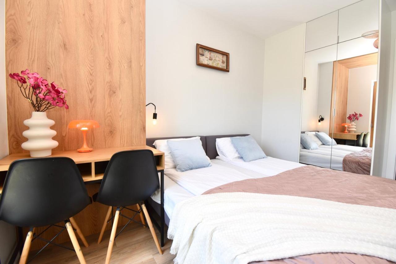 TOTU HOME Gdynia Marina Apartment 2-Bedroom - Chambres d'hôtes Gdynia