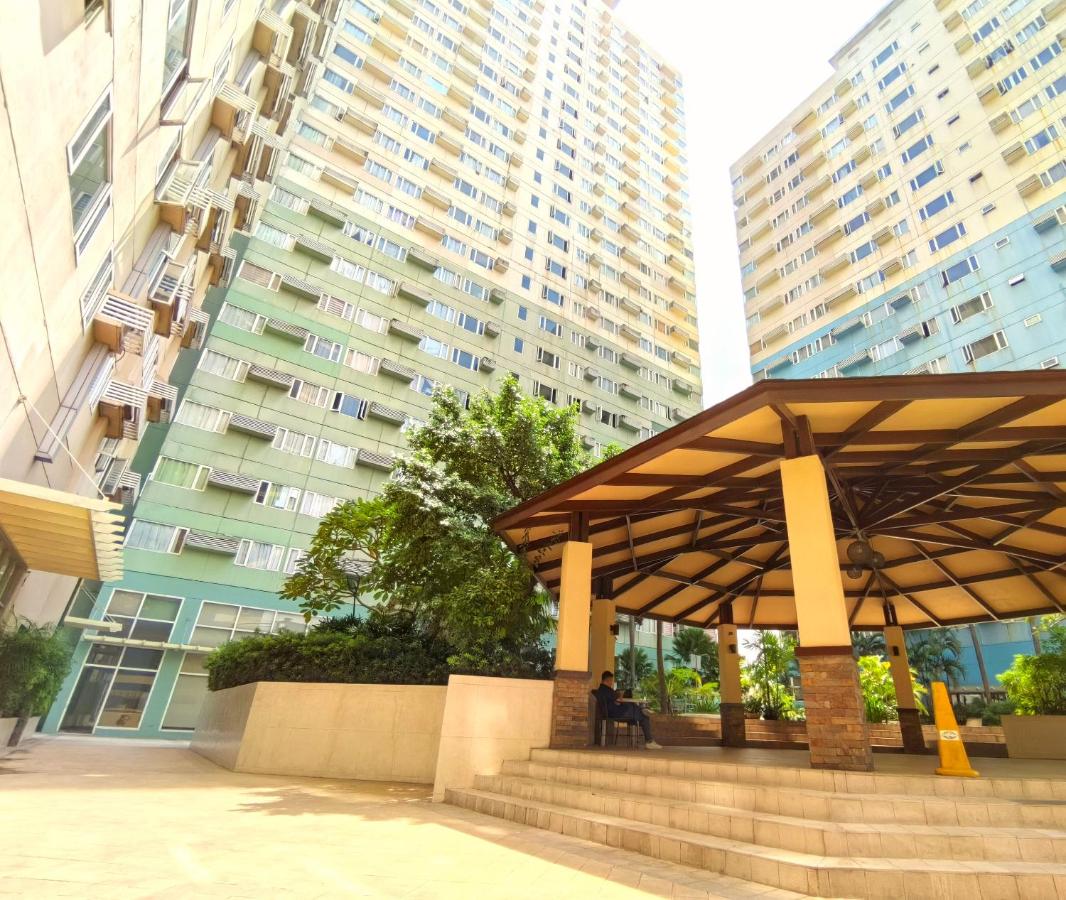2BR Condotel in Ridgewood near NAIA Terminal 3, BGC and Venice with Pool, WIFI and Netflix - Chambres d'hôtes Manille
