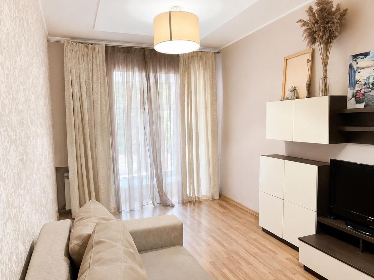 Family Place on Deribasovskaya 10 - B&B Odessa