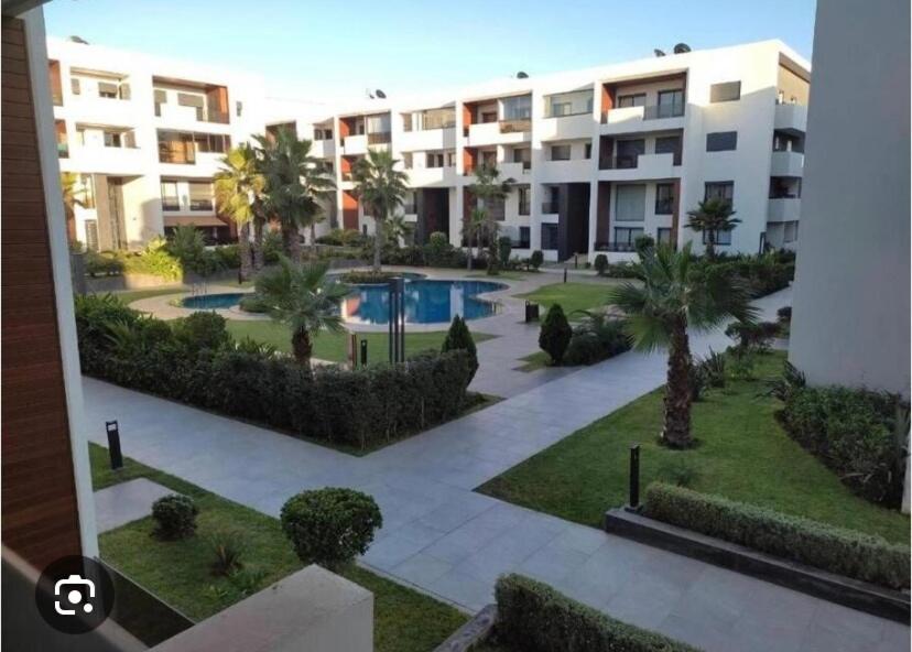 Fabulous 2 BR Duplex Pool-Parking- Bouskoura ville verte - Chambres d'hôtes Bouskoura