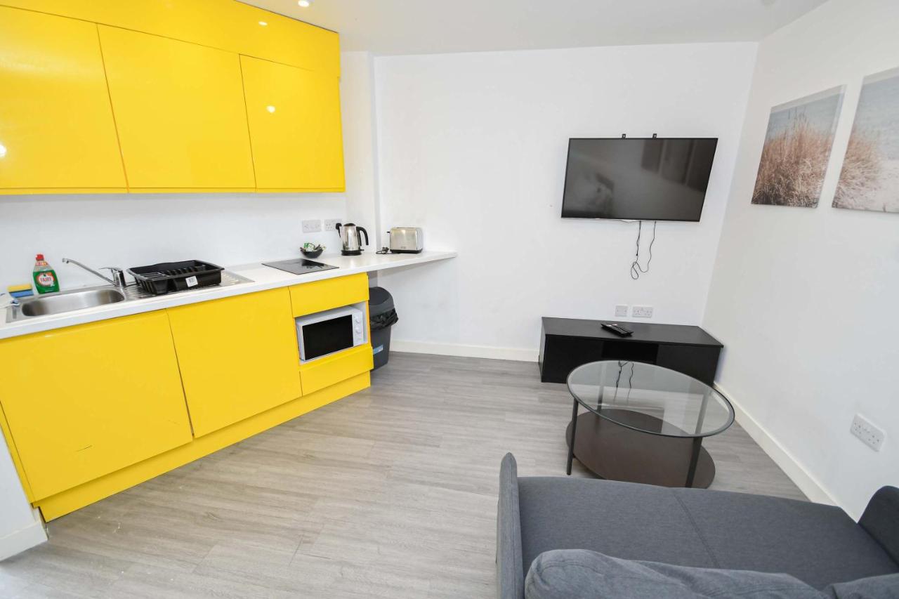 Bright & Contemporary Studio in Sheffield w WiFi - B&B Sheffield