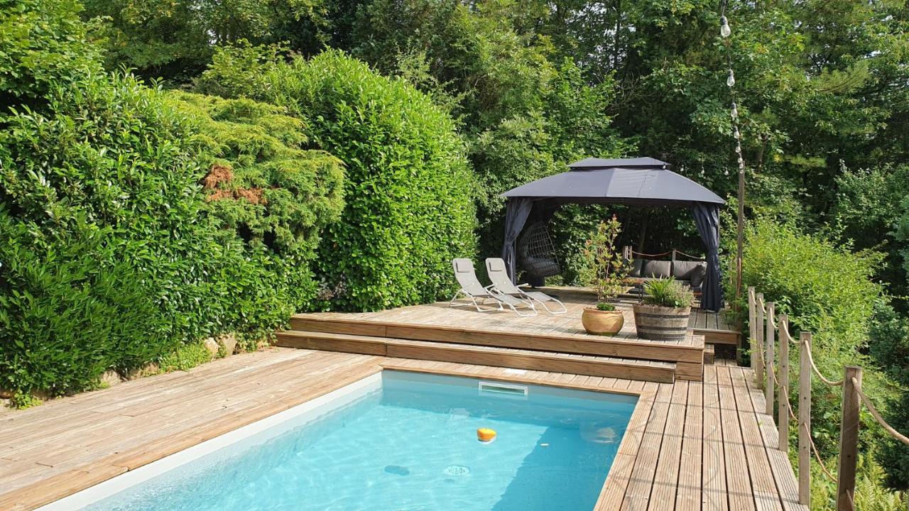 Chalet avec piscine dans un cadre verdoyant - B&B Aywaille