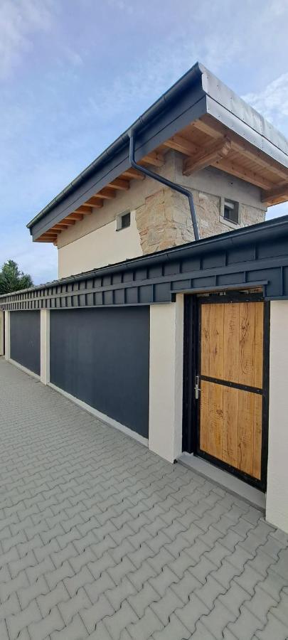 Toscan House La Pietra v centre - B&B Spišská Nová Ves