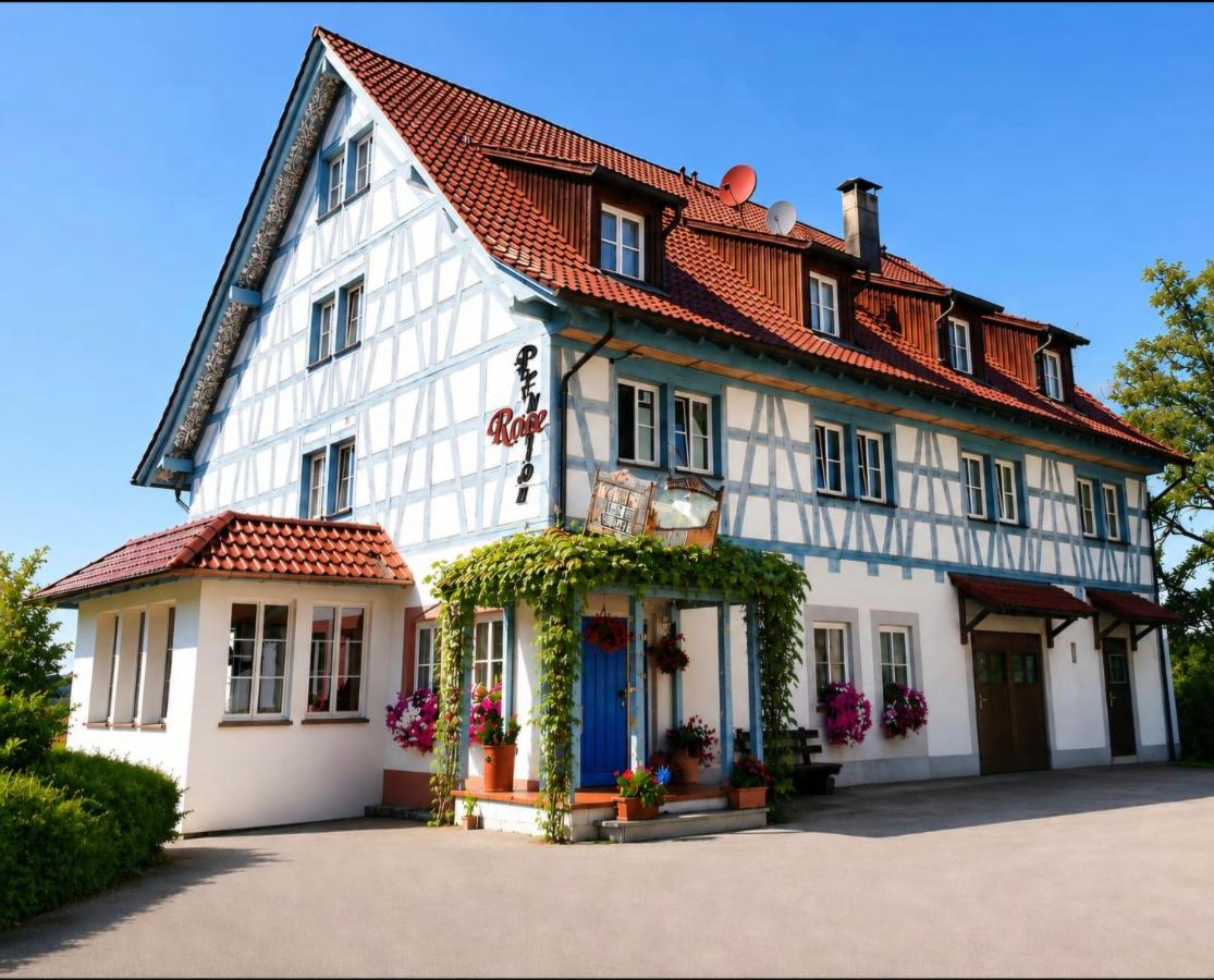 Pension Rose-Monteurzimmer & Ferienzimmer - Bodensee-Selbstversorger mit Küchen, Parken & Kaffee & Wlan frei - Chambres d'hôtes Ravensbourg