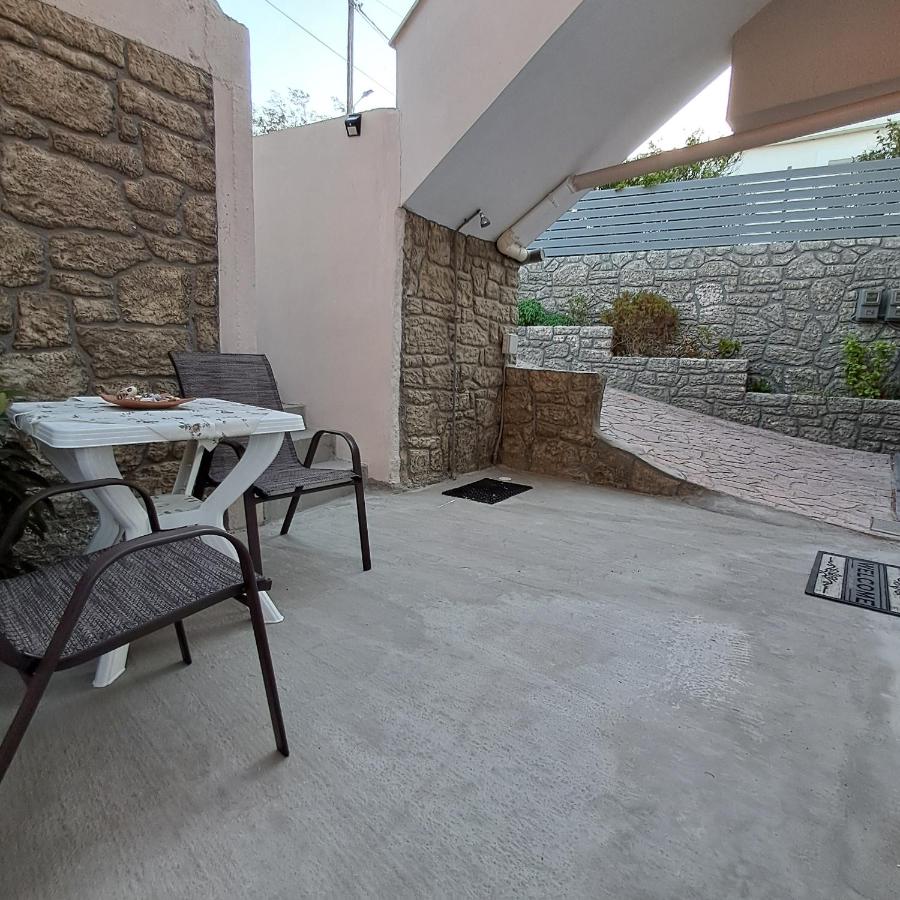 Simos - B&B Vrontádos