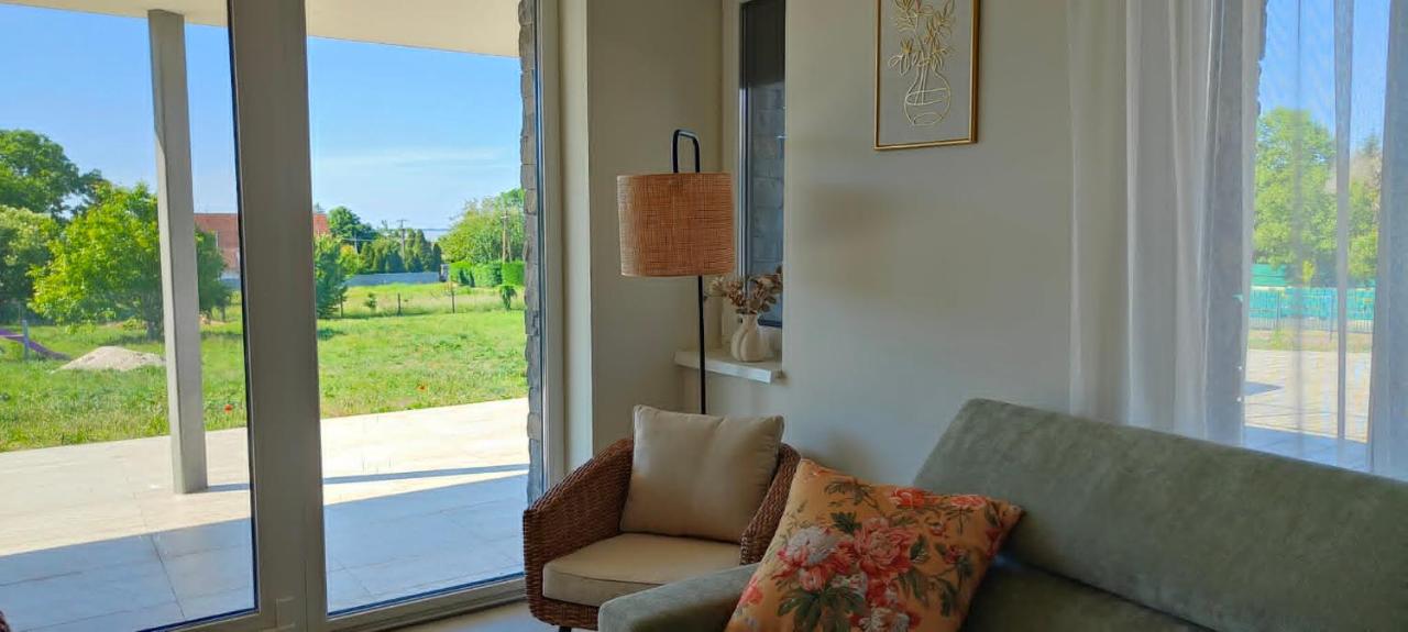 Almavirág Vendégház - B&B Badacsonytomaj