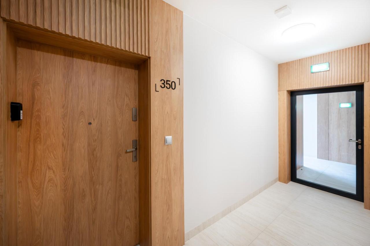 Tuwima Elegant Apartment by BookingHost - B&B Lodz