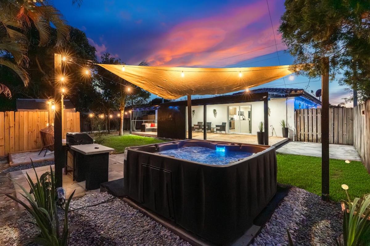 Home in Fort Lauderdale with Hot Tub and BBQ - B&B Fort Lauderdale