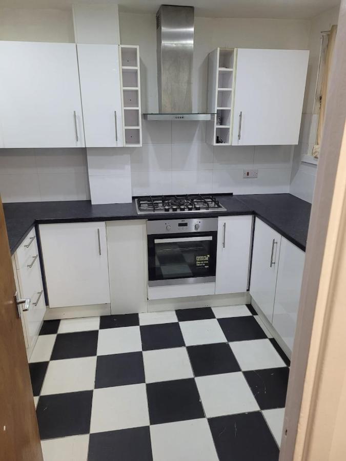 3-Bedroom Flat in Southwark - B&B London
