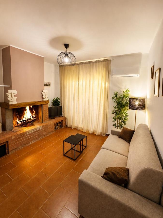 Casa Lumè City Center Apartment with fireplace - Chambres d'hôtes Teramo