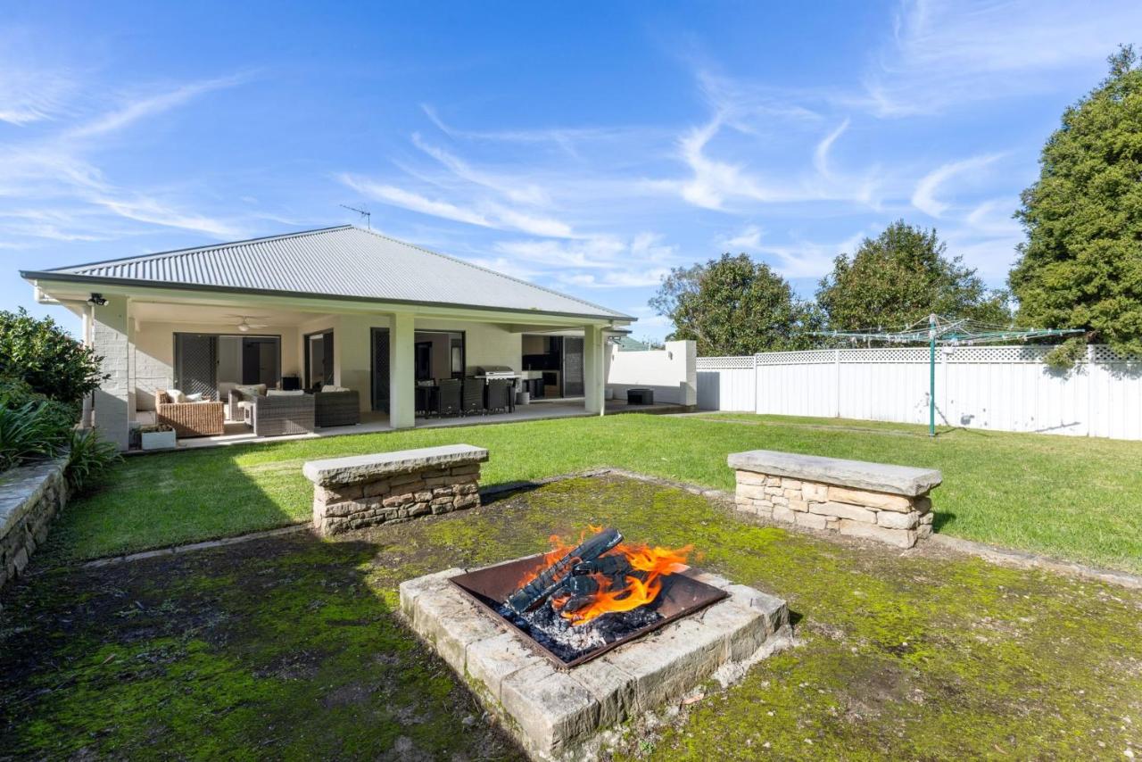 Coastal Retreat - Pet Friendly with Fire Pit - B&B Callala Bay