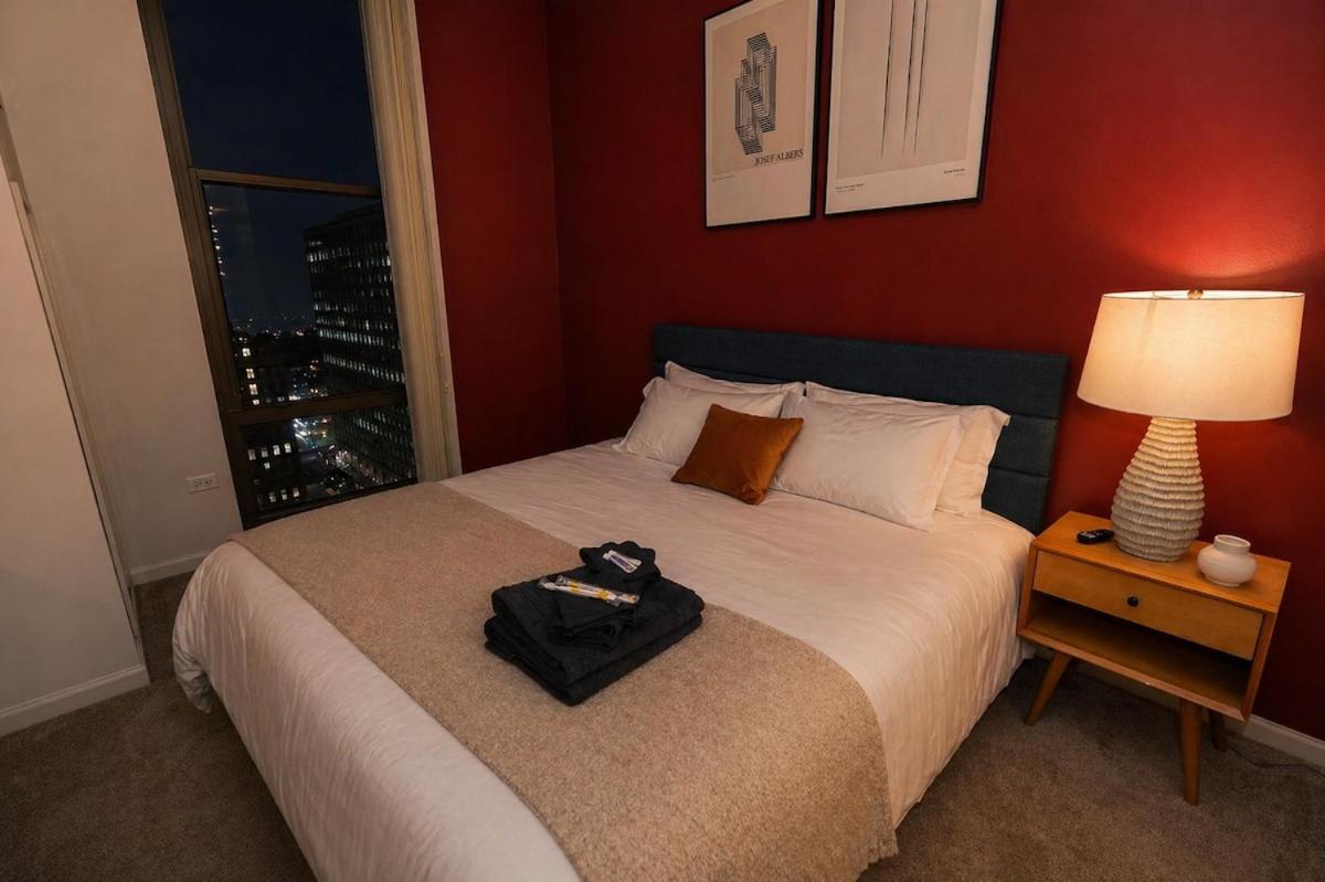 Prime Chicago 2BR Skyline - 5 Min to Museum Campus - B&B Chicago