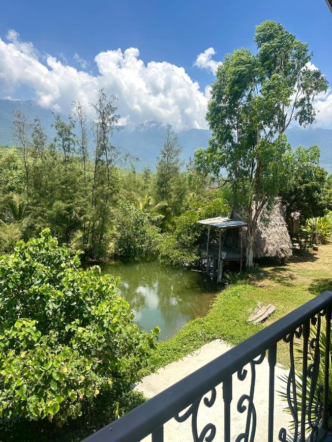 Familienzimmer mit Bergblick